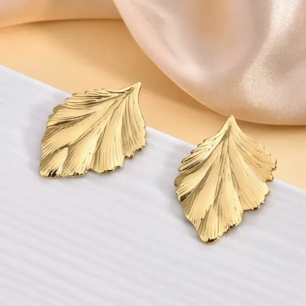 Golden_Whim_Vintage_Leaf_Stud_Earrings_Default_Title