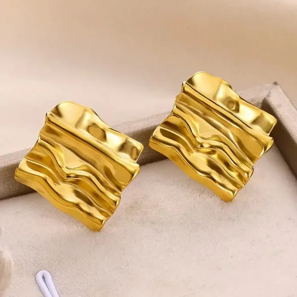 Urban_Flow_Wavy_Square_Stud_Earrings_Default_Title