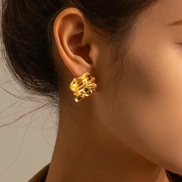 Urban_Flow_Wavy_Square_Stud_Earrings_Default_Title