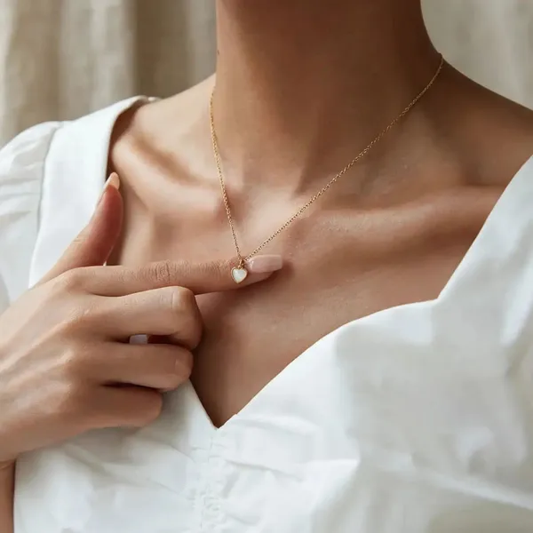 Blush_Bond_White_Pearl_Heart_Pendant_Necklace_Default_Title