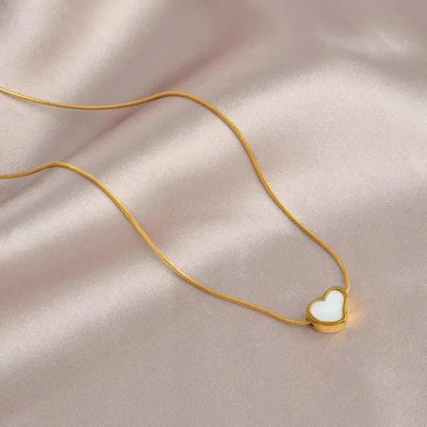 Summer_Muse_White_Curved_Heart_Pendant_Necklace_Default_Title