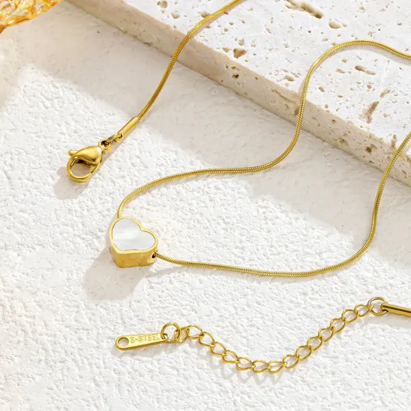 Summer_Muse_White_Curved_Heart_Pendant_Necklace_Default_Title