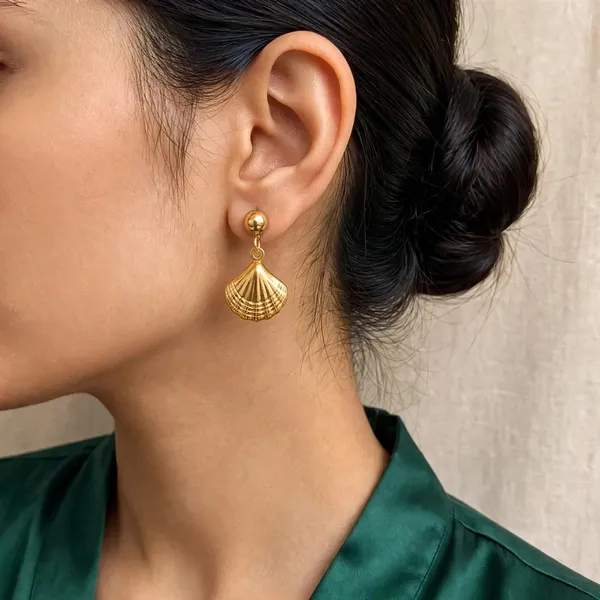 Seashell_Grace_Gold_Shell_Drop_Earrings_Default_Title
