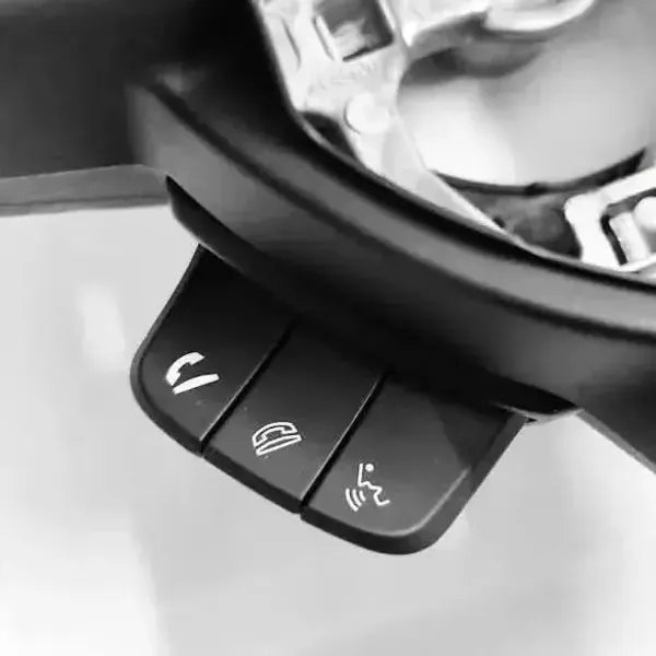 Baleno_Top_Model_Steering_Leather_Upholstery_Wrapped_With_All_Controls_Default_Title