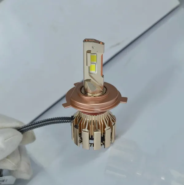 Moco_L_24_240w_Led_Lights_For_Car_Headlights_Universal_H4_H19