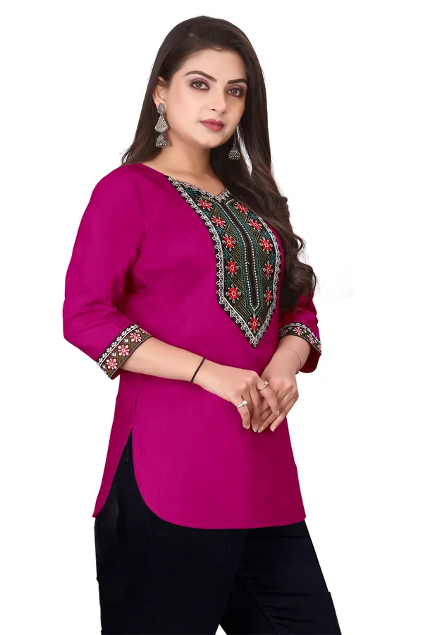 Magenta_Embroidered_Kurta_for_Women