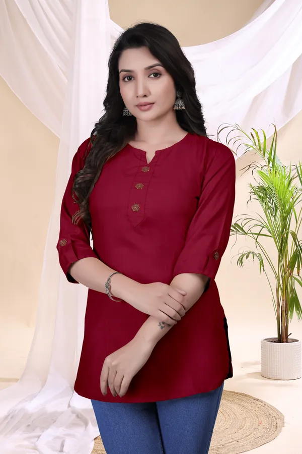 Red_Solid_Regular_Fit_Kurti_for_Women
