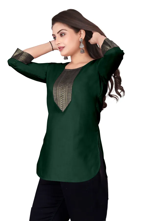 Green_Straight_Embellished_Kurti_for_Women