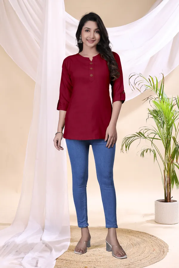 Red_Solid_Regular_Fit_Kurti_for_Women