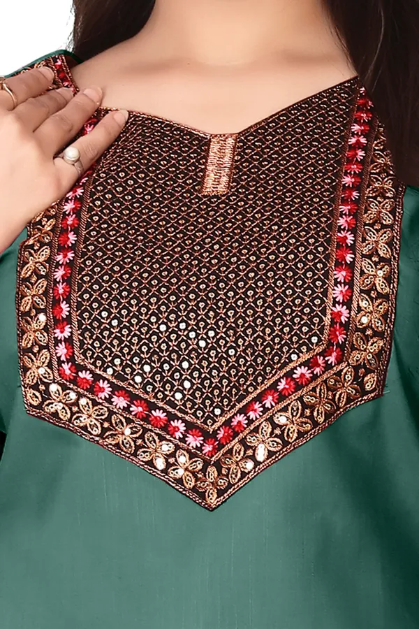 Green_Embroidered_Straight_Kurta_for_Women