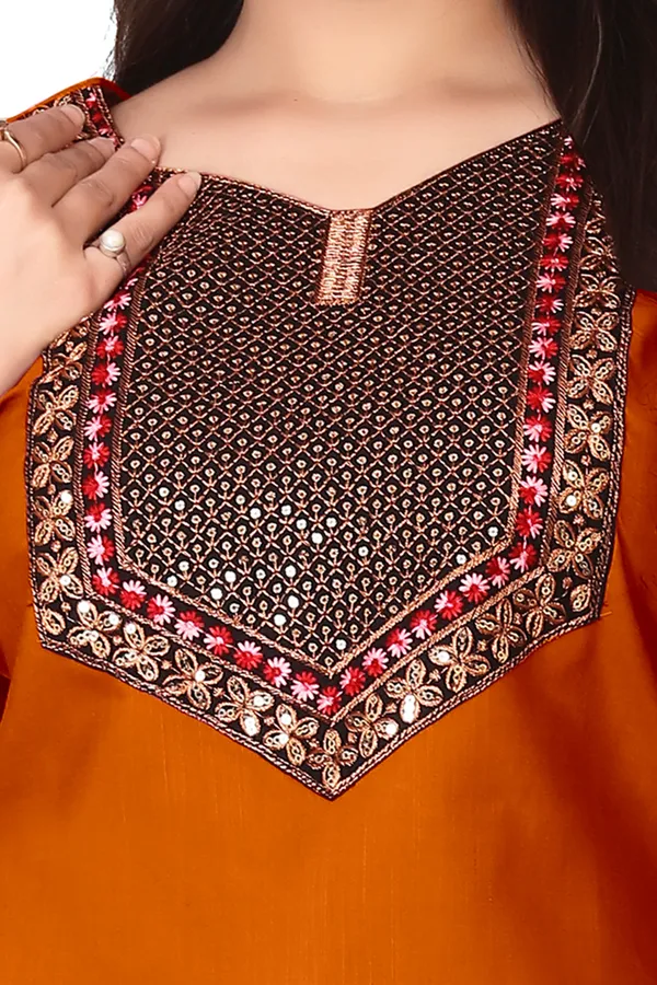 Orange_Embellished_Straight_Kurta_for_Women