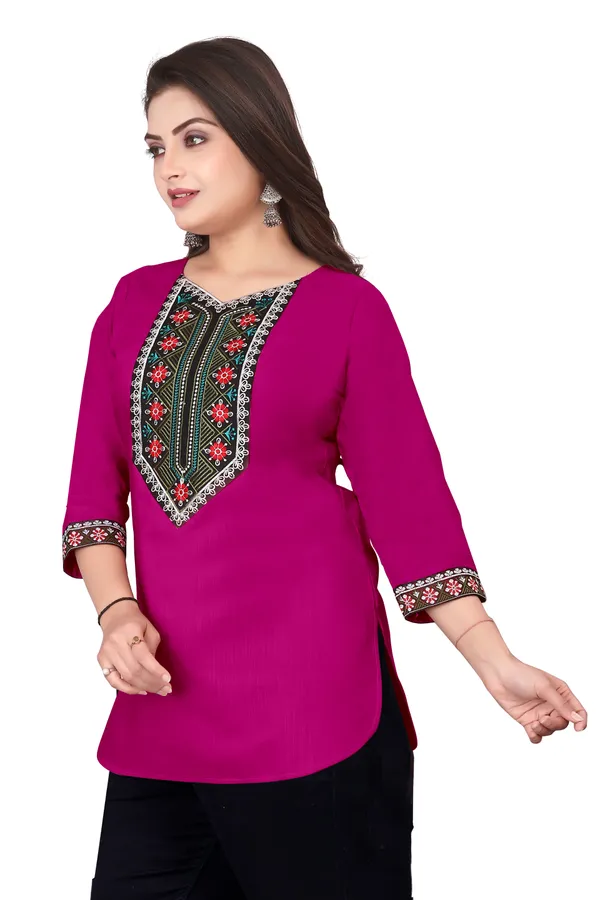 Magenta_Embroidered_Kurta_for_Women