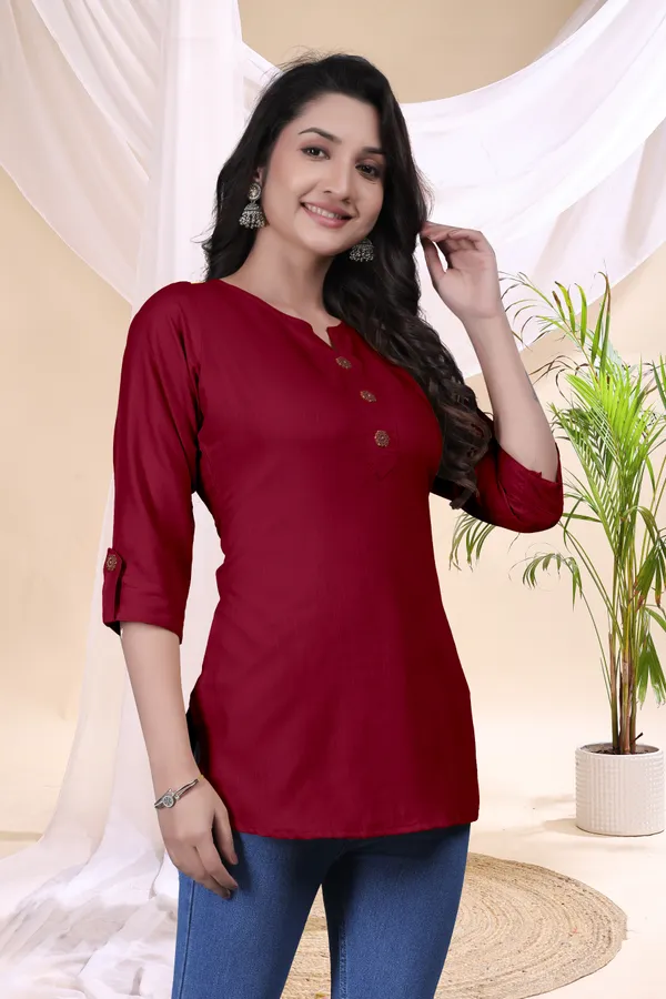 Red_Solid_Regular_Fit_Kurti_for_Women
