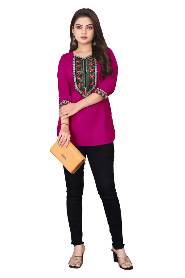 Magenta_Embroidered_Kurta_for_Women