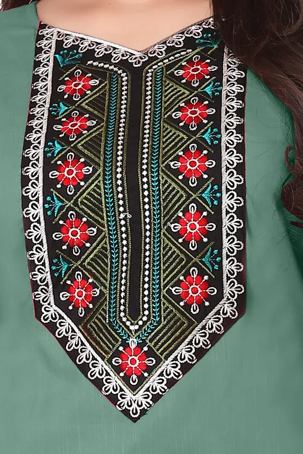 Green_Embroidered_Straight_Kurti_for_Women