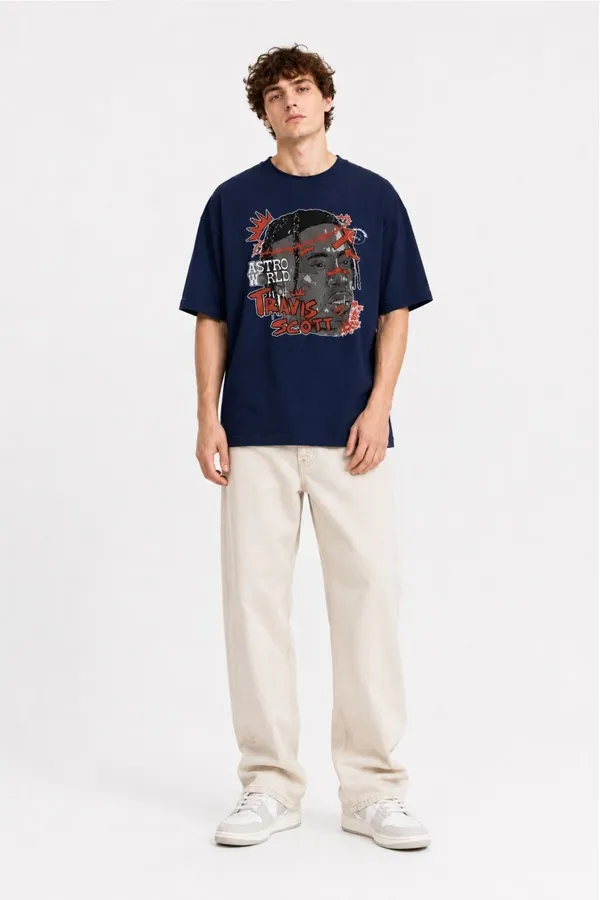 TRAVIS_SCOTT_OVERSIZED_TSHIRT