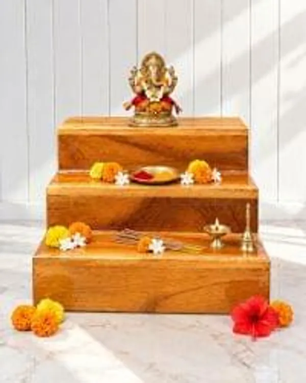 Pooja_Stand_Wooden_3_Step_Chowki_Khandpath_Rack_Chowki_Decorative_Items_Wooden_Stand_For_Pooja_Room_Festival_Decor_For_Mandir_Murtis