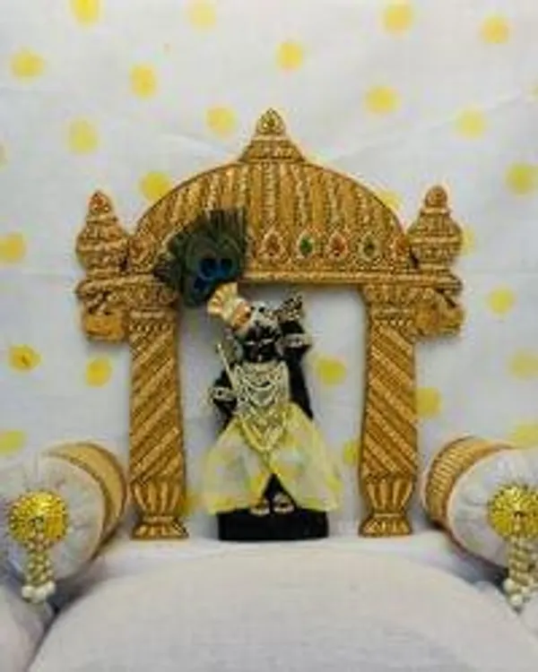 Maharaj_Dwar_Pithika_Decorative_Temple_Pithika_Shreenath_Ji_Dwar_Laddu_Gopal_Mandir_Decoration_Traditional_Vraj_Decoration_Decorative_Mdf_Temple_Frame_Janmashtami_Darbar_Setup_Temple_Decoration_Handcrafted_Mandir_Dwar_Temple_Decorative_Entrance_Devotional_Home_Temple_Decor_11_10_Inch