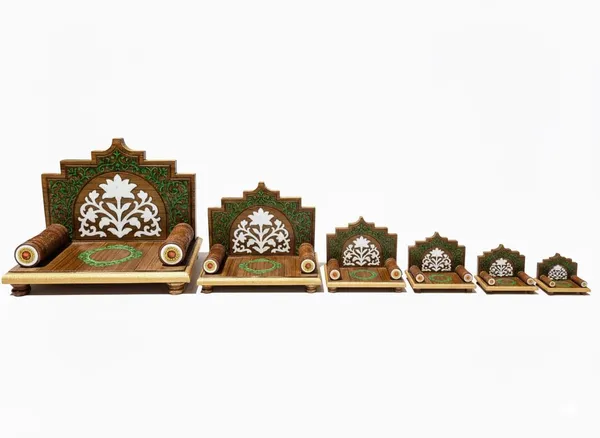 Wooden_Decorative_Laddu_Gopal_Sinhasan