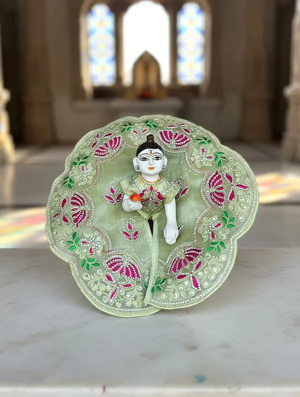Embroidered_Poshak_For_Laddu_Gopal