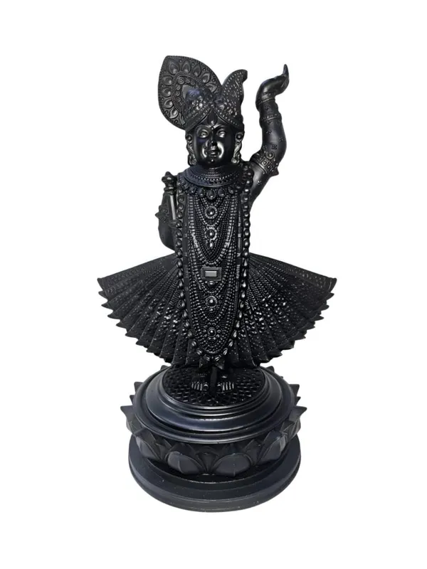 Krishna_Murti_On_Lotus_Stand