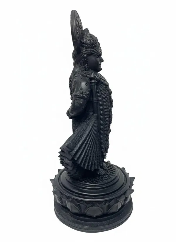 Krishna_Murti_On_Lotus_Stand