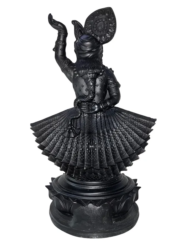 Krishna_Murti_On_Lotus_Stand