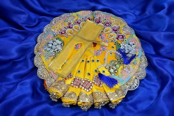 Handwork_Poshak_With_Safa_For_Laddu_Gopal_Deity