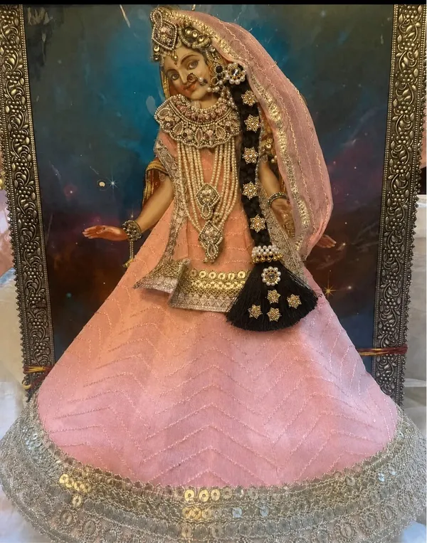 Pearl_Chhoti_For_Krishna_Idol