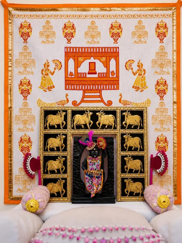 Laddu_Gopal_Deity_Ornaments
