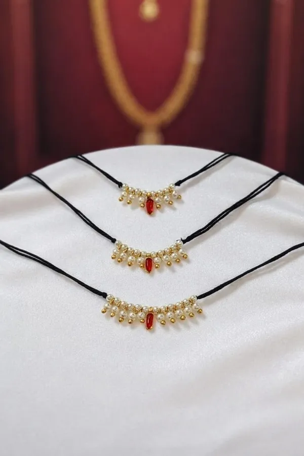 Decorative_Headpiece_For_Krishna_Idol