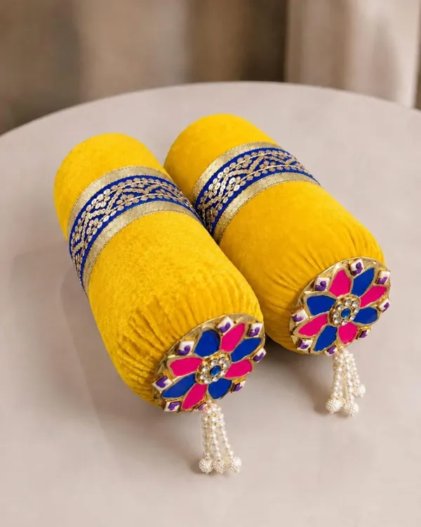 Velvet_Round_Pillow_For_Deity_Idol