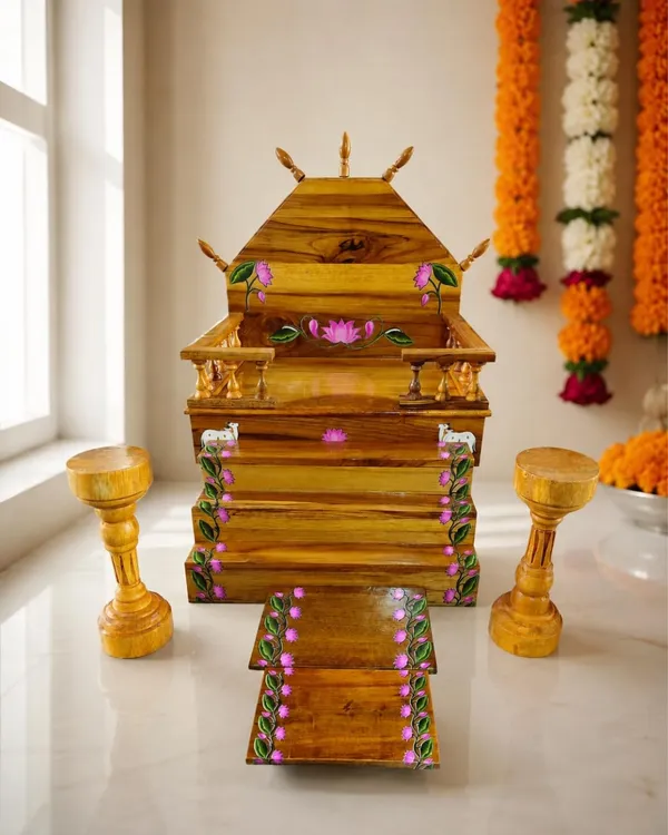 Wooden_Temple_Throne_For_Deity