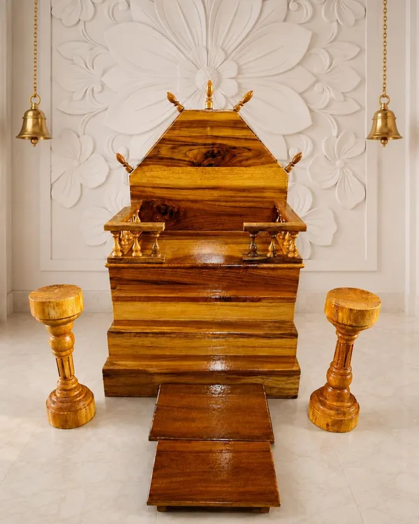 Wooden_Temple_Throne