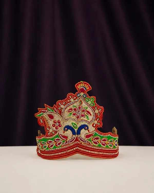 Mayur_Raj_Mukut_Designer_Krishna_God_Crown_For_Kids_Teens_Adults_Fancy_Dress_Costume_Mukut_Krishna_Mukut_Krishna_Leela_Costume_Mukut_School_Fancy_Accessories_Red_8_5_X_6_Inch