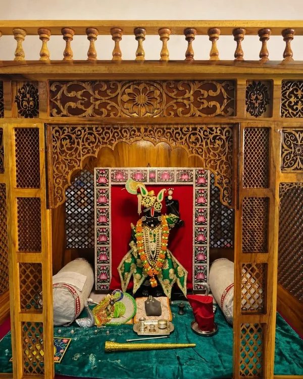 Wooden_Temple_For_Home