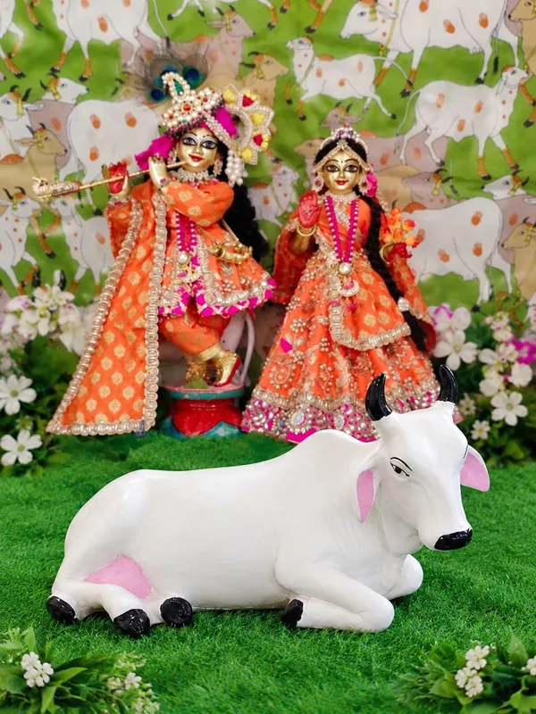 Decorative_Cow_Statue_For_Temple