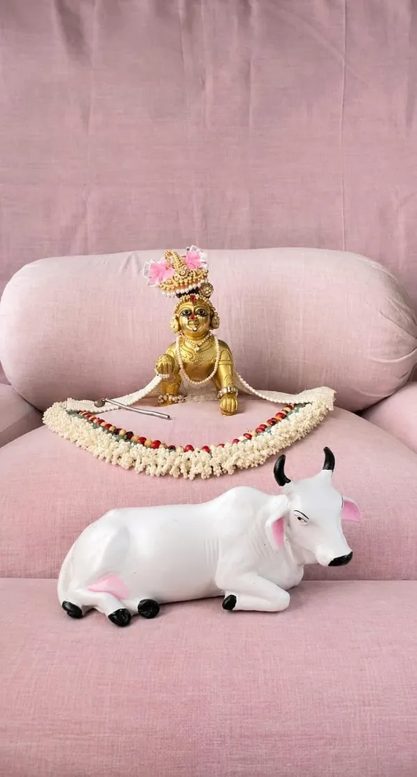 Cow_Statue_For_Temple_Decoration