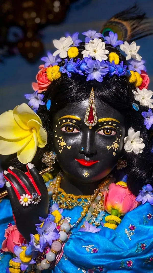 Tilak_For_Deity_Idol