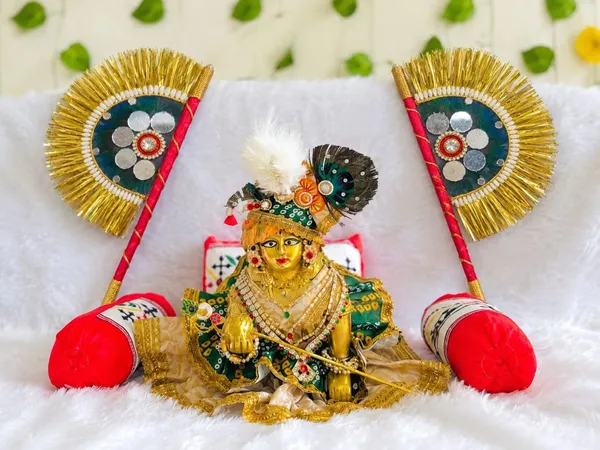 Hand_Fan_Set_For_Deity_Worship