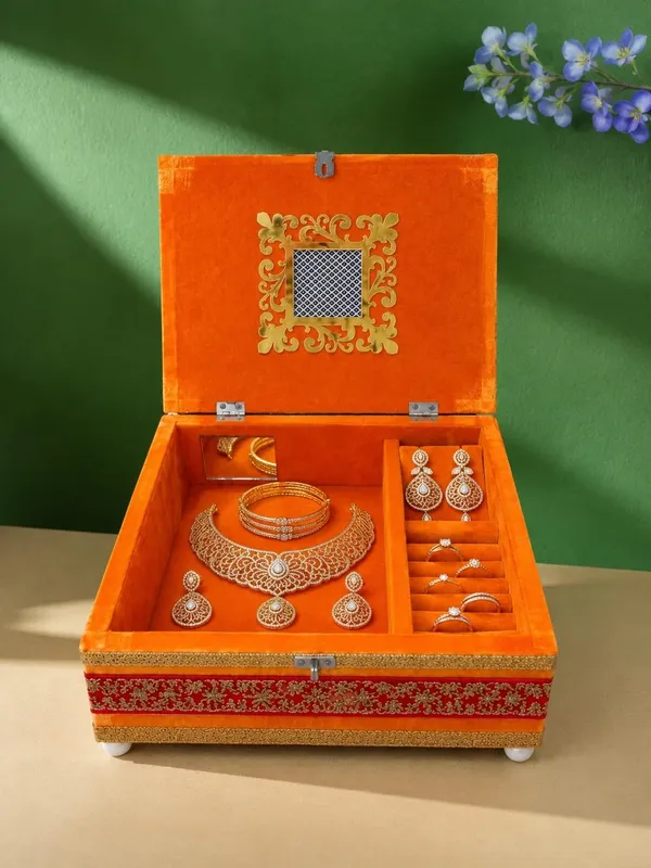 Velvet_Jewelry_Organizer_Box