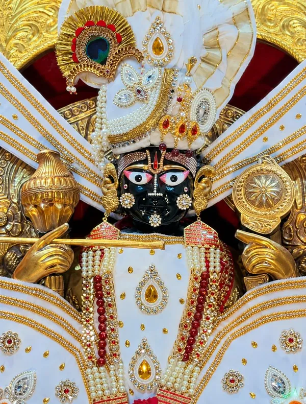 Kilangi_Mukut_For_Laddu_Gopal