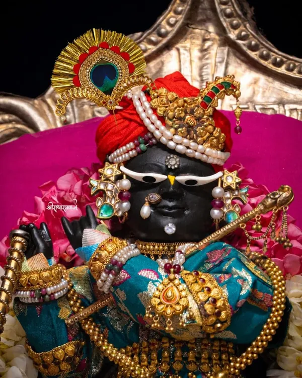 Kilangi_Mukut_For_Laddu_Gopal