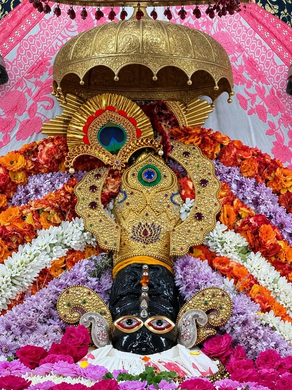 Kilangi_Mukut_For_Laddu_Gopal