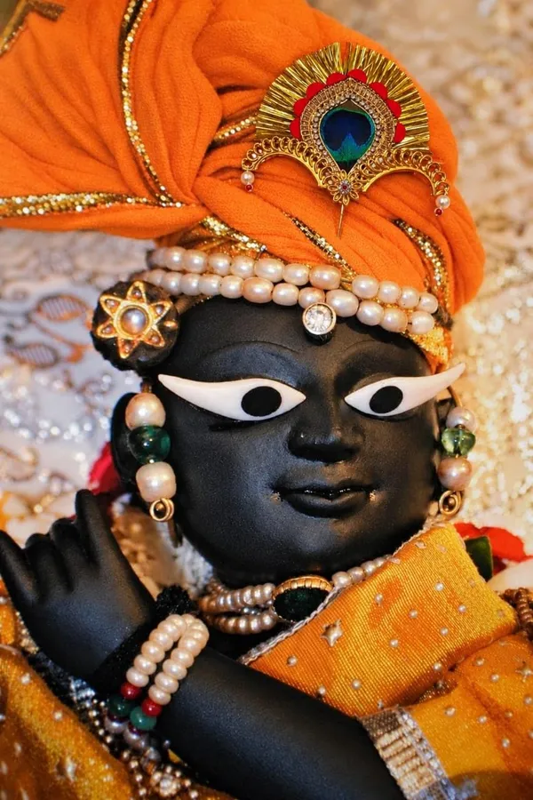 Kilangi_Mukut_For_Laddu_Gopal