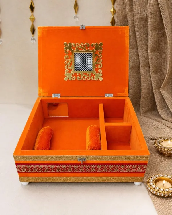 Velvet_Deity_Travel_Box