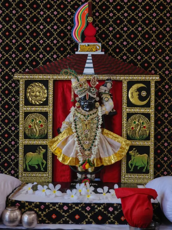 Pithika_Giriraj_Vraj_Darshan_Pithika_Vraj_Darbar_Pithika_Decorative_Temple_Pithika_Shreenath_Ji_Dwar_Laddu_Gopal_Mandir_Decoration_Giriraj_Theme_Pithika_Traditional_Vraj_Decoration_Decorative_Mdf_Temple_Frame_Janmashtami_Darbar_Setup_Peacock_Theme_Pithika_Cow_Theme_Temple_Decoration_Handcrafted_Mandir_Dwar_Giriraj_Ji_Darshan_Setup_Temple_Decorative_Entrance_Devotional_Home_Temple_Decor