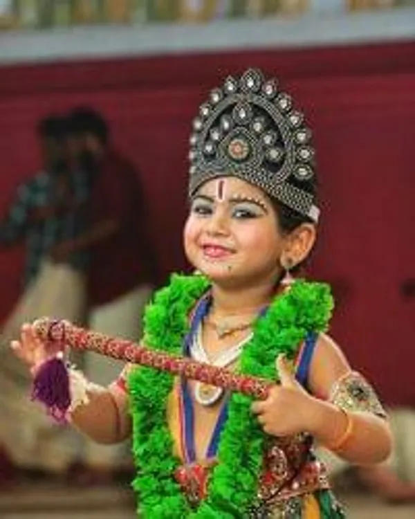 Rudrakanti_Mukut_Designer_Krishna_God_Crown_For_Kids_Teens_Adults_Fancy_Dress_Costume_Accessory_Krishna_Costume_Accessories_Mukut_For_Krishna_Leela_Costume_God_Costume_Accessories_Laddu_Gopal_Mukut_School_Fancy_Dress_Accessories_Stage_Performance_Crown_Pink_12_7_Inch