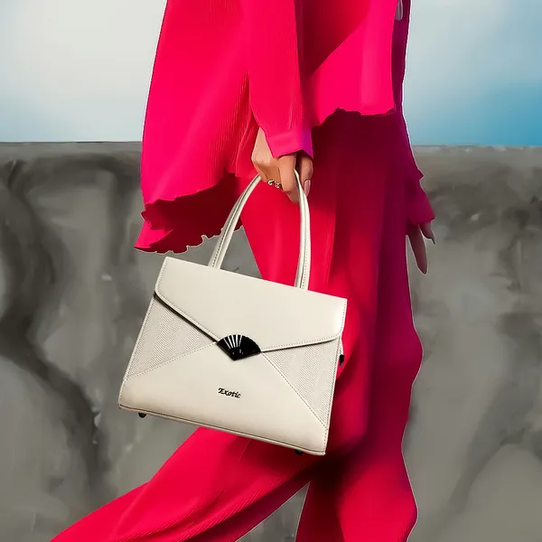 Exotic_Elegance_Textured_Envelope_Style_Handbag_Beige
