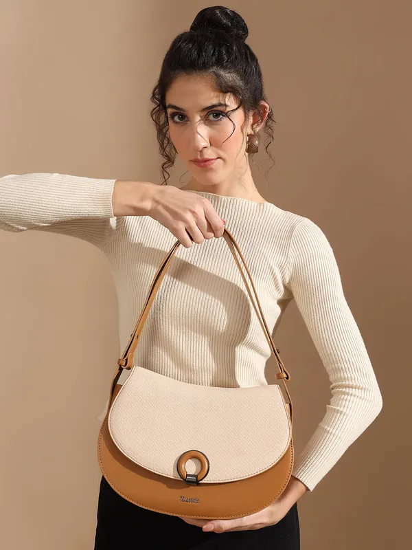 Exotic_Simone_Textured_Saddle_Bag_Tan